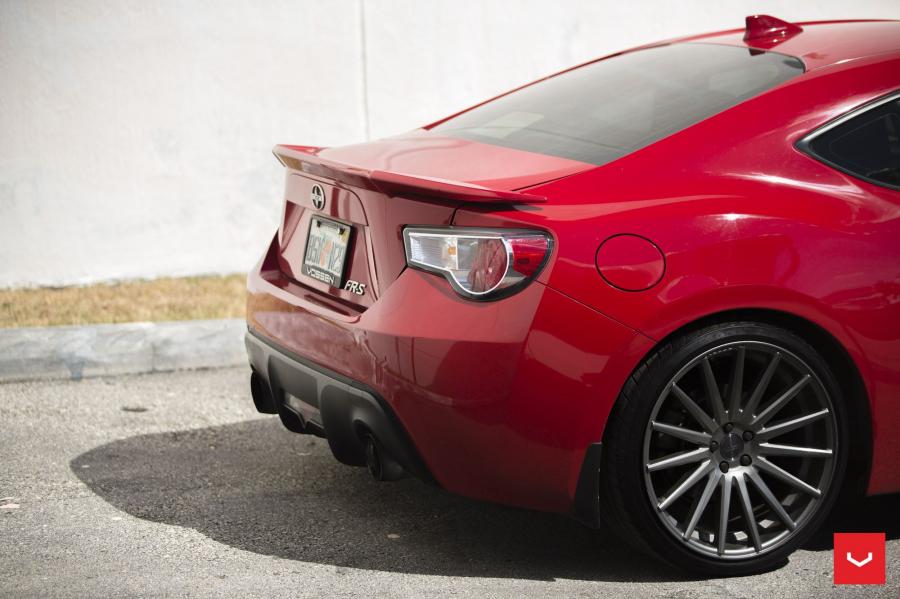 Детали экстерьера Scion FR-S on Vossen Wheels (VFS-2) 2018 года  (фото 5 из 15)